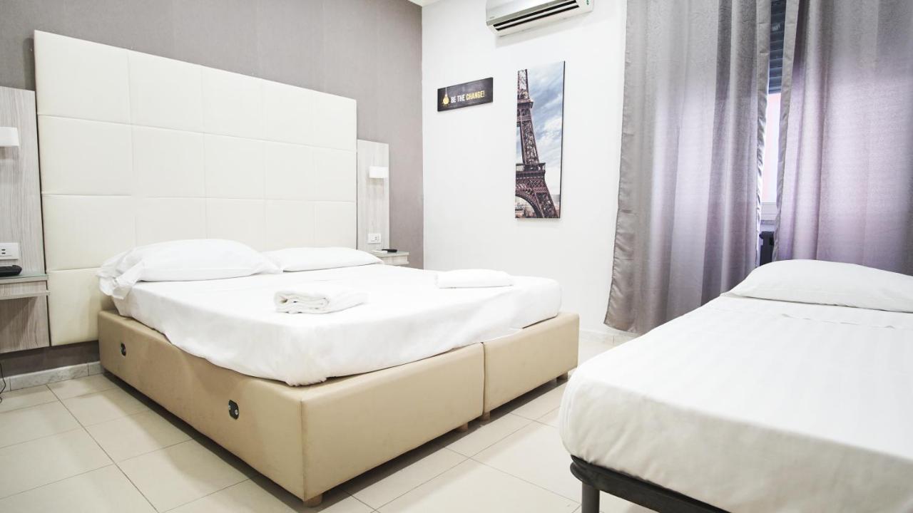 Hotel Cesare 14 Наполи Екстериор снимка