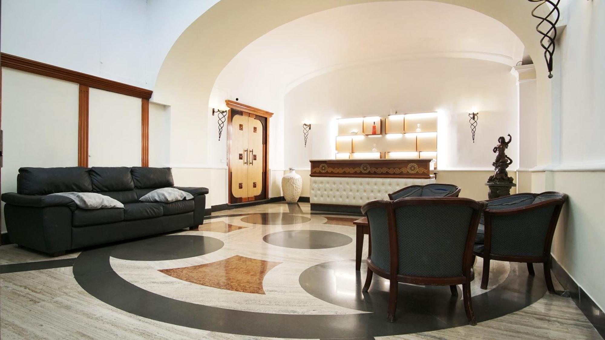 Hotel Cesare 14 Наполи Екстериор снимка