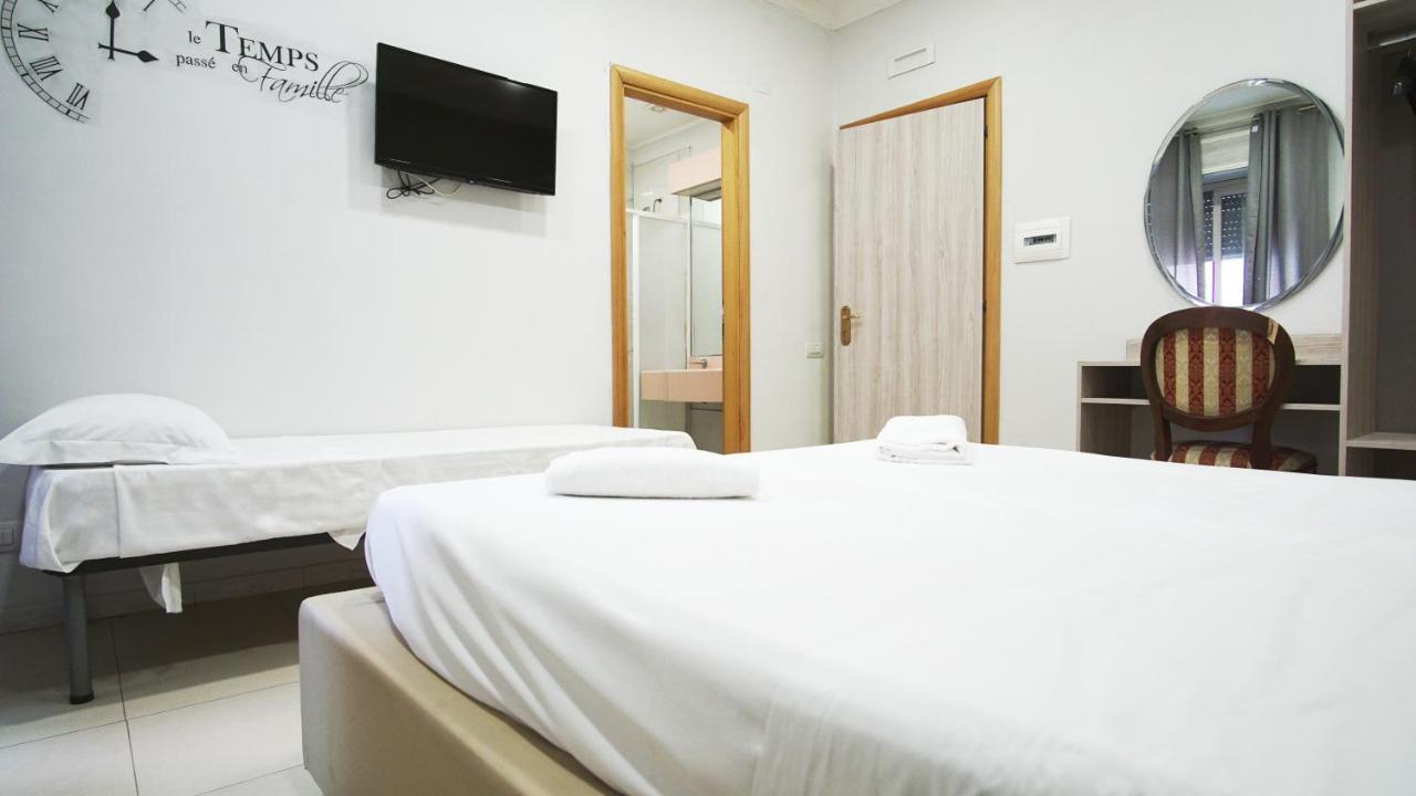 Hotel Cesare 14 Наполи Екстериор снимка
